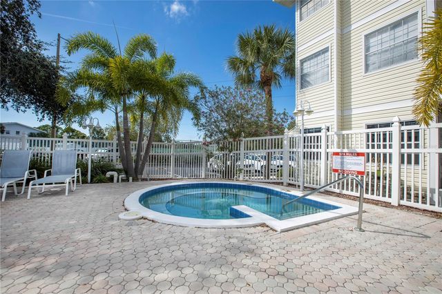 6817 STONES THROW CIRCLE N 17203, St Petersburg, FL 33710