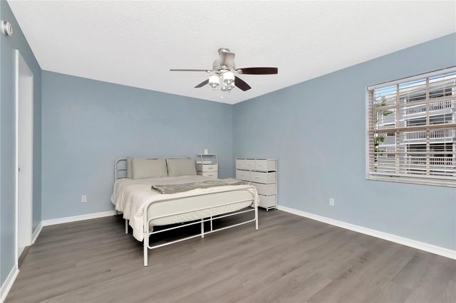 6817 STONES THROW CIRCLE N 17203, St Petersburg, FL 33710