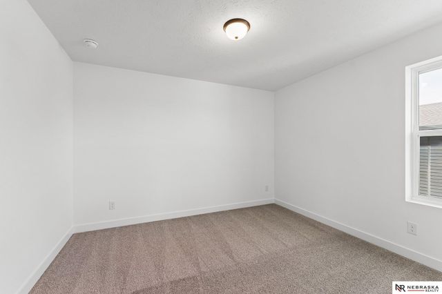 11114 Portage Drive, Papillion, NE 68046