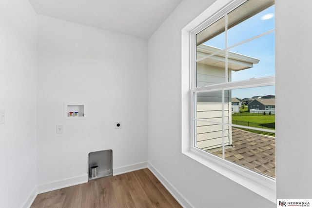 11114 Portage Drive, Papillion, NE 68046