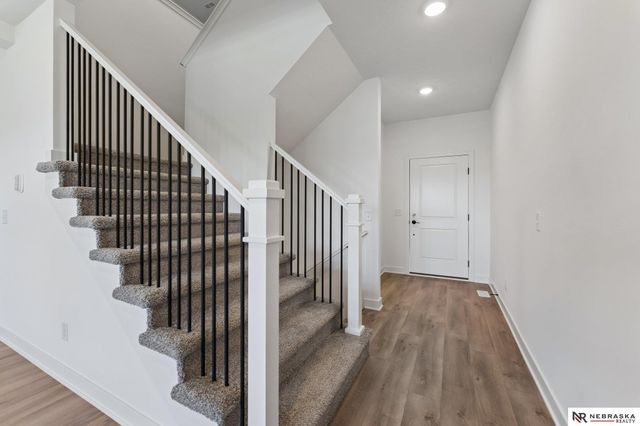 11114 Portage Drive, Papillion, NE 68046