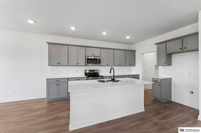 11114 Portage Drive, Papillion, NE 68046