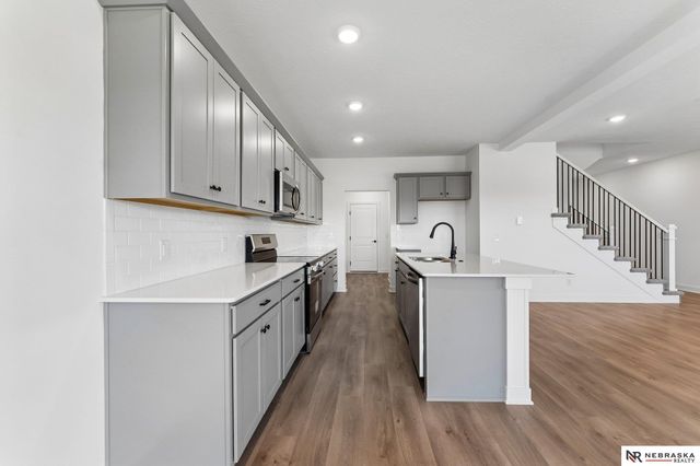 11114 Portage Drive, Papillion, NE 68046