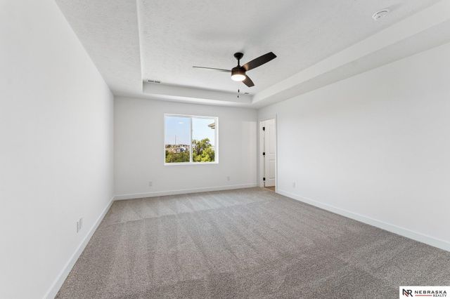 11114 Portage Drive, Papillion, NE 68046