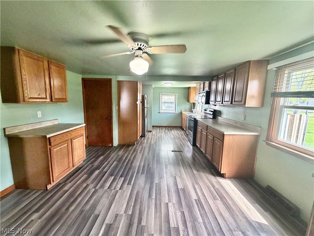 324 Bechtel Road, Leavittsburg, OH 44430