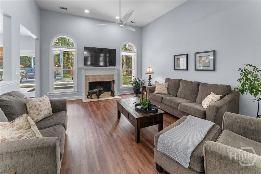Image 15 of property listing at 47 Myrtlewood Drive, Savannah, GA 31405
