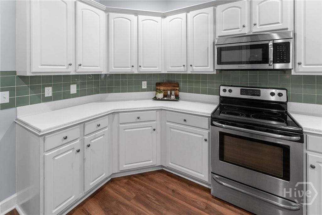 Image 21 of property listing at 47 Myrtlewood Drive, Savannah, GA 31405