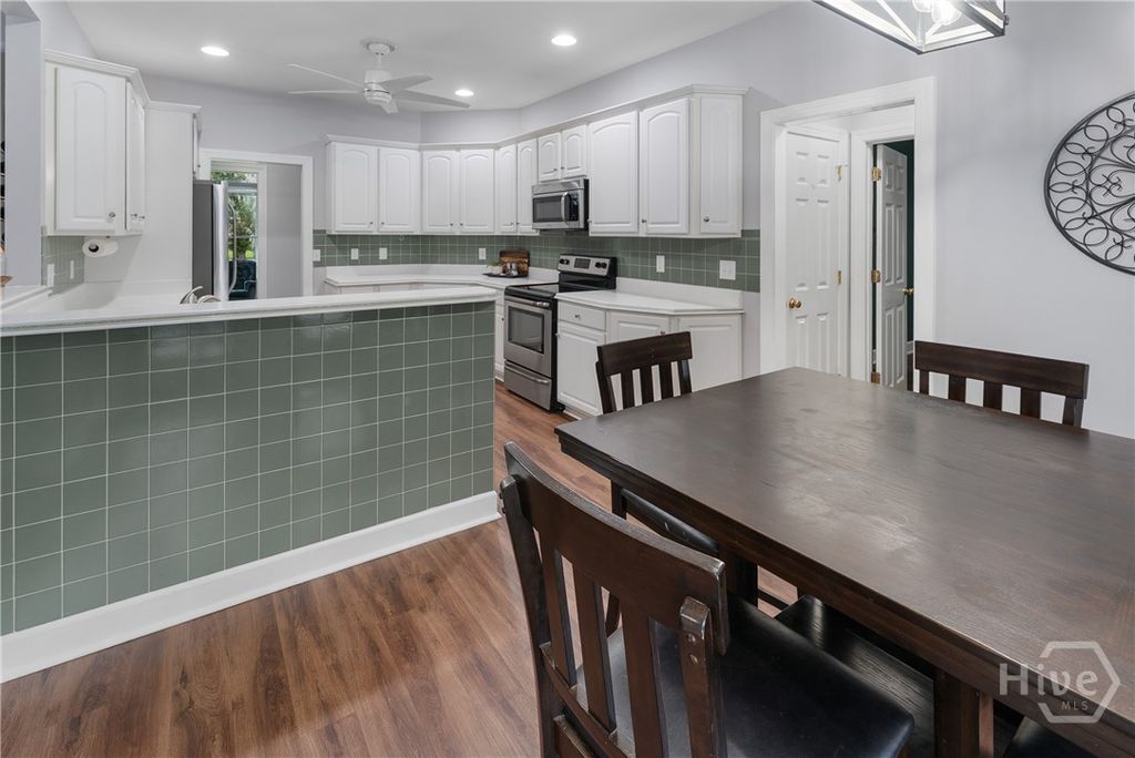 Image 22 of property listing at 47 Myrtlewood Drive, Savannah, GA 31405