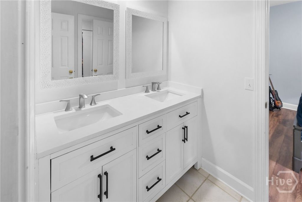 Image 31 of property listing at 47 Myrtlewood Drive, Savannah, GA 31405
