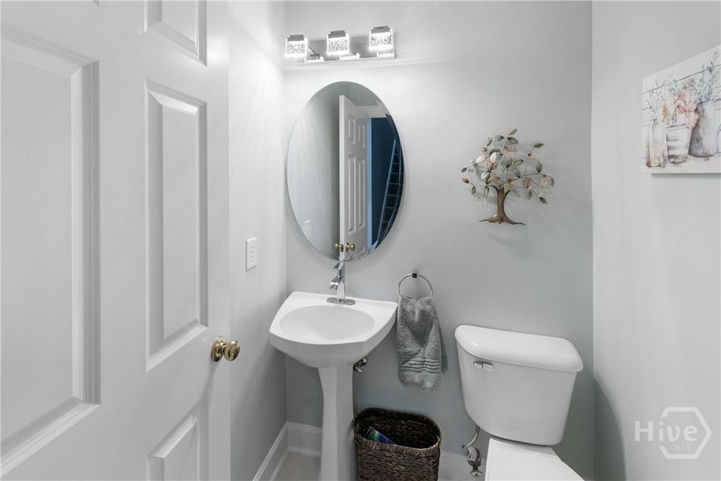 Image 32 of property listing at 47 Myrtlewood Drive, Savannah, GA 31405