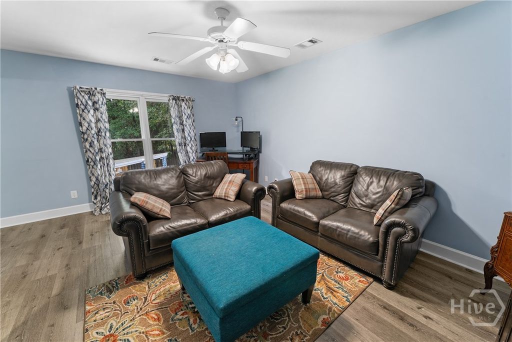 Image 37 of property listing at 47 Myrtlewood Drive, Savannah, GA 31405