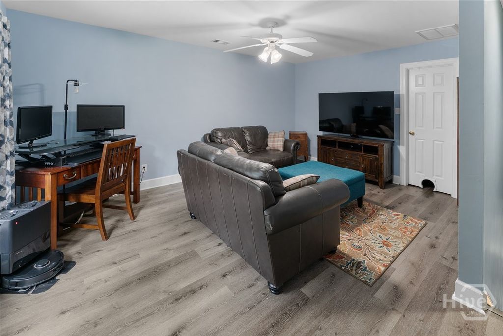Image 38 of property listing at 47 Myrtlewood Drive, Savannah, GA 31405