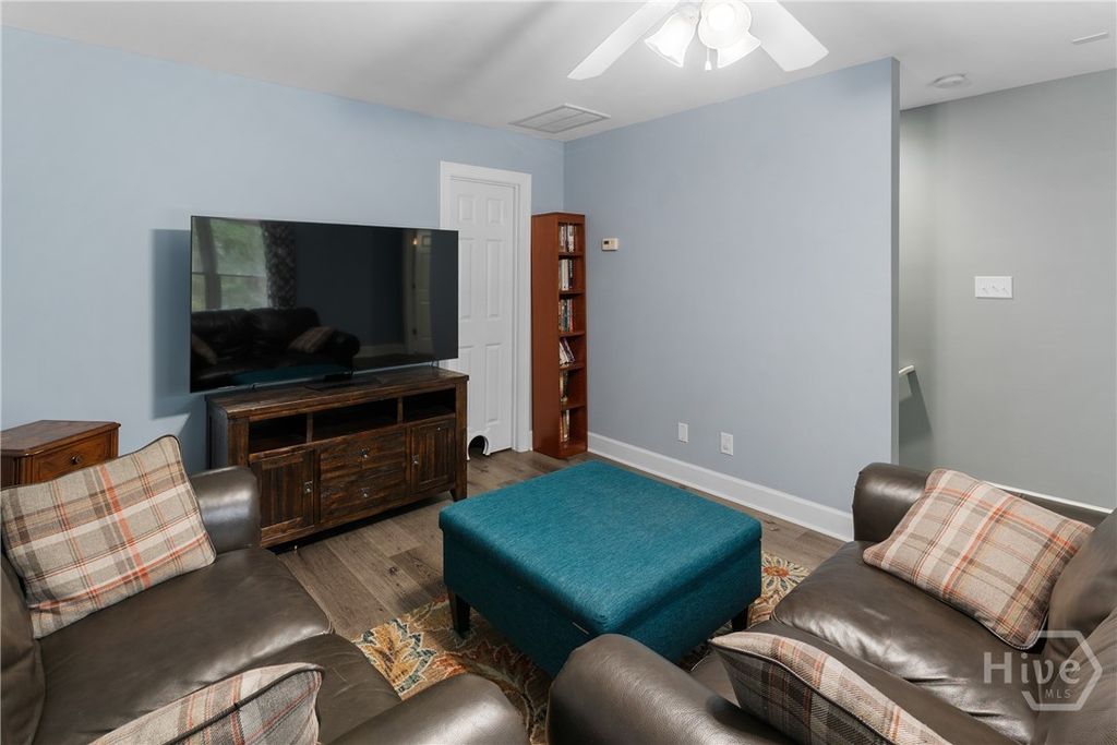 Image 39 of property listing at 47 Myrtlewood Drive, Savannah, GA 31405