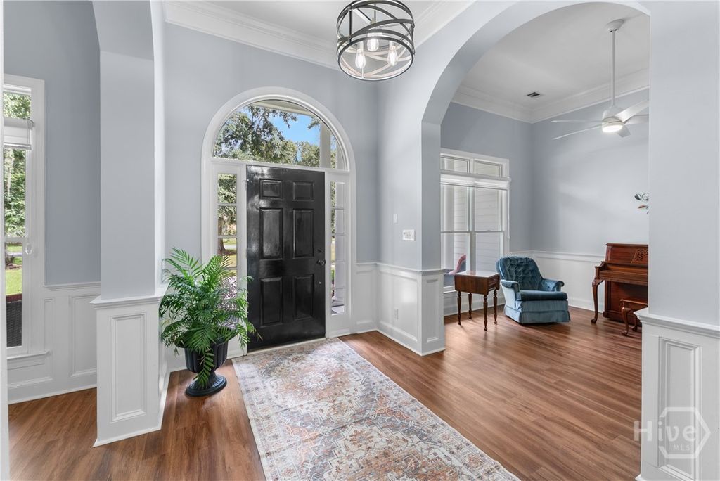 Image 8 of property listing at 47 Myrtlewood Drive, Savannah, GA 31405