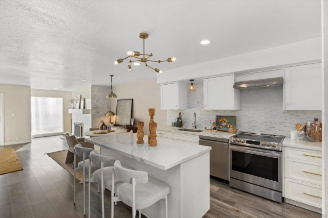 1913 Alga Rd A, Carlsbad, CA 92009