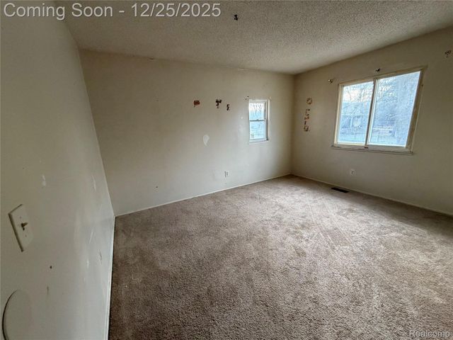 2236 Rosenfield Drive, Flint, MI 48505