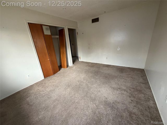 2236 Rosenfield Drive, Flint, MI 48505