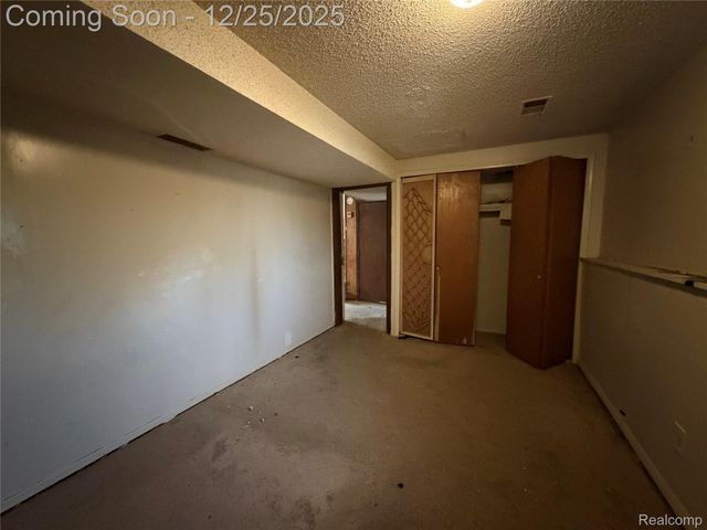 2236 Rosenfield Drive, Flint, MI 48505