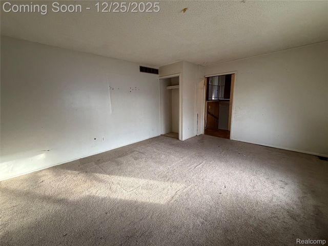 2236 Rosenfield Drive, Flint, MI 48505