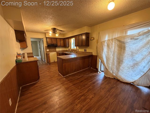 2236 Rosenfield Drive, Flint, MI 48505