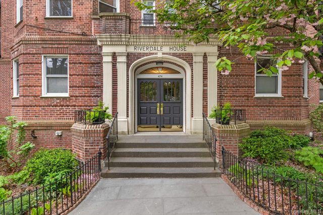 474 W 238th Street 2E, Bronx, NY 10463