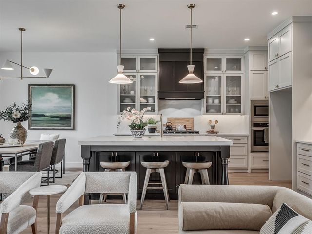 2805 Deer Valley Lane, Yukon, OK 73099