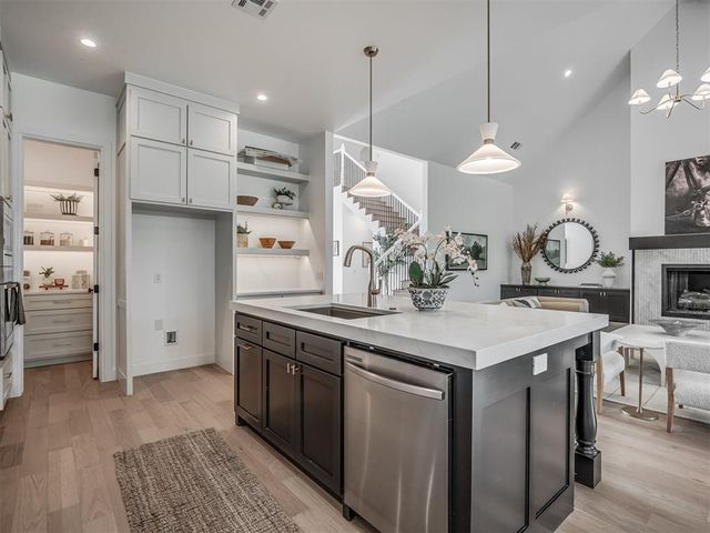 2805 Deer Valley Lane, Yukon, OK 73099