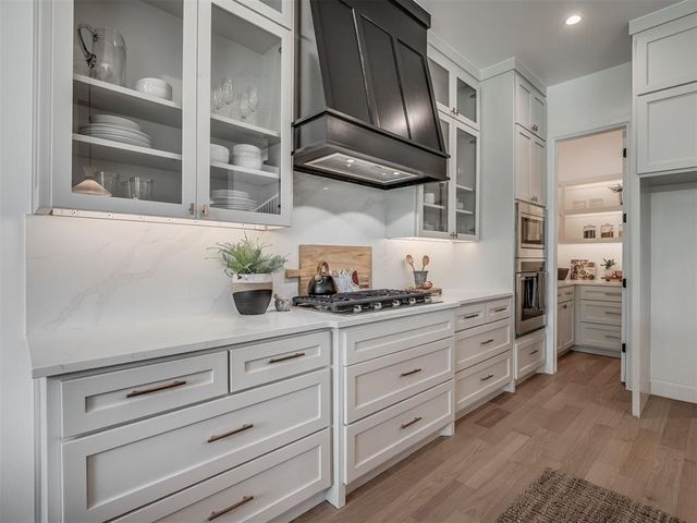 2805 Deer Valley Lane, Yukon, OK 73099