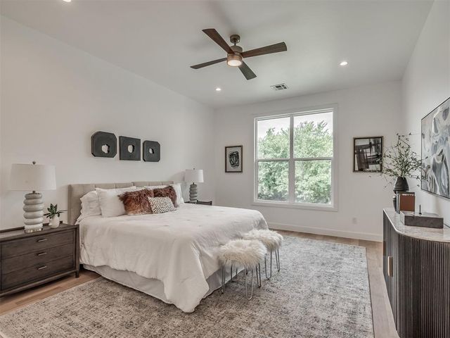2805 Deer Valley Lane, Yukon, OK 73099