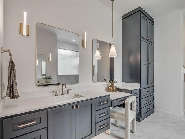 2805 Deer Valley Lane, Yukon, OK 73099