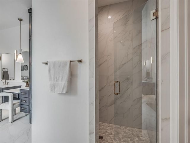 2805 Deer Valley Lane, Yukon, OK 73099