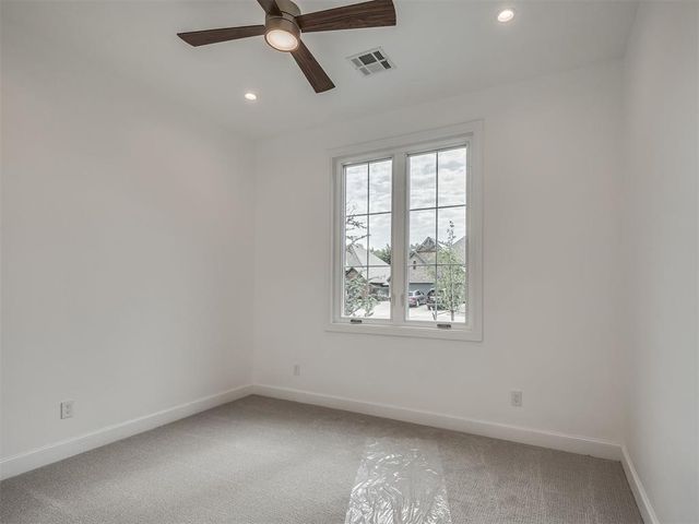 2805 Deer Valley Lane, Yukon, OK 73099
