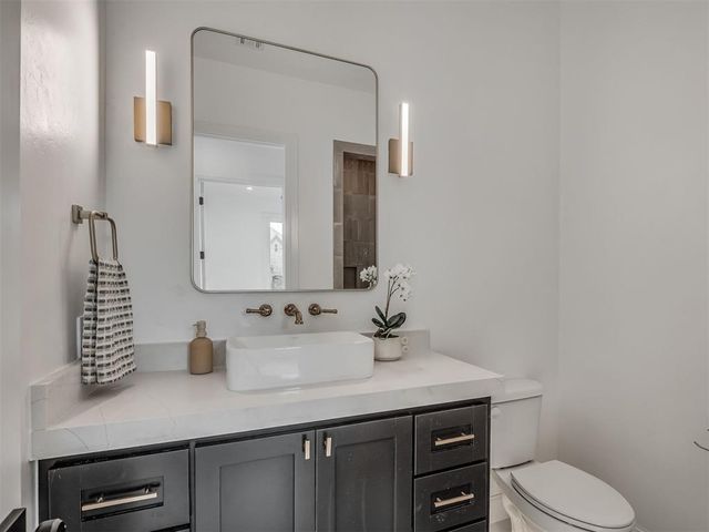 2805 Deer Valley Lane, Yukon, OK 73099