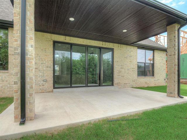 2805 Deer Valley Lane, Yukon, OK 73099