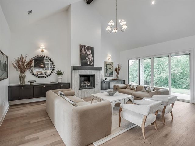 2805 Deer Valley Lane, Yukon, OK 73099