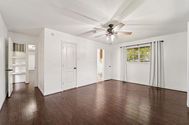 223 County Road 193, Alvin, TX 77511