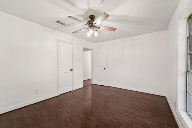 223 County Road 193, Alvin, TX 77511