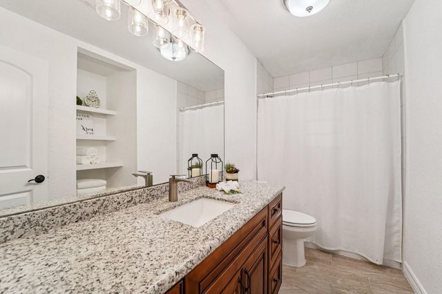 223 County Road 193, Alvin, TX 77511