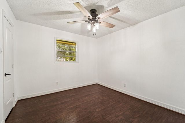 223 County Road 193, Alvin, TX 77511