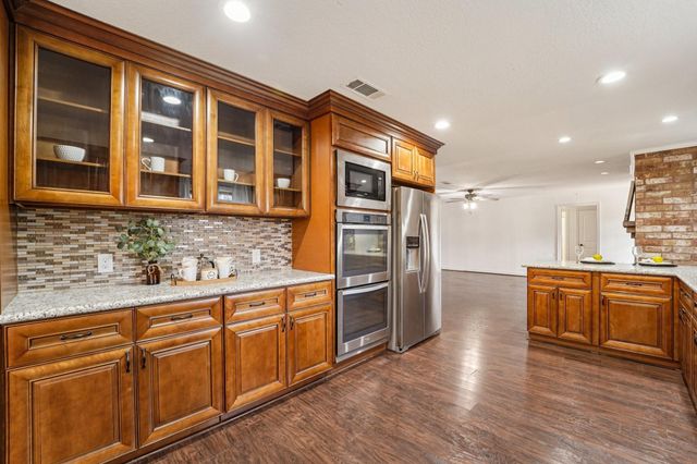 223 County Road 193, Alvin, TX 77511