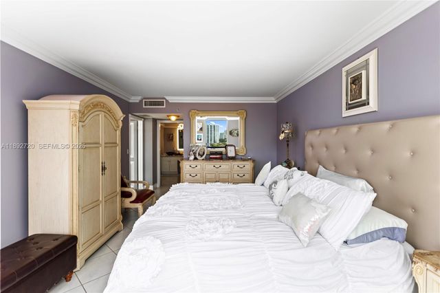 3598 Yacht Club Drive 1004, Aventura, FL 33180