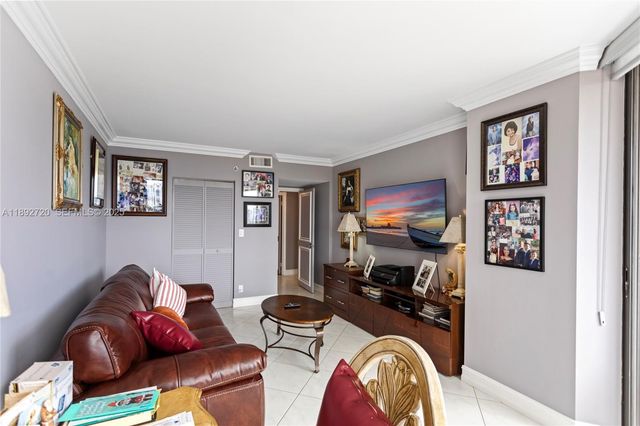 3598 Yacht Club Drive 1004, Aventura, FL 33180