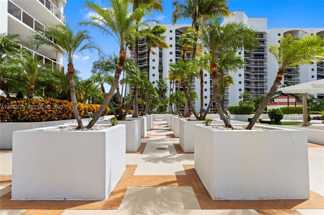 3598 Yacht Club Drive 1004, Aventura, FL 33180