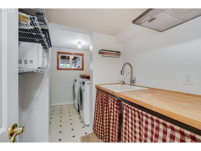 610 Sw PRIMROSE St, Portland, OR 97219