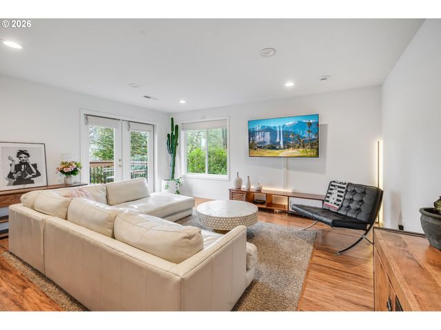 610 Sw PRIMROSE St, Portland, OR 97219