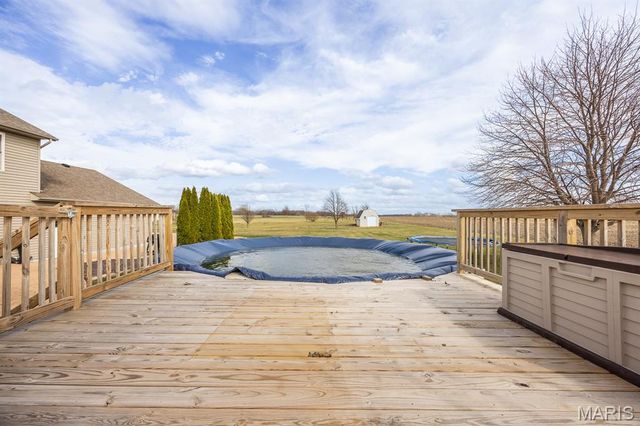 6 Primrose Lane, Trenton, IL 62293