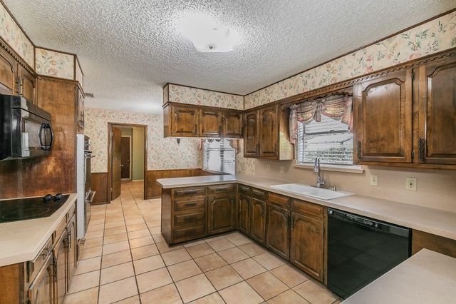 1713 Venetian Circle, Arlington, TX 76013