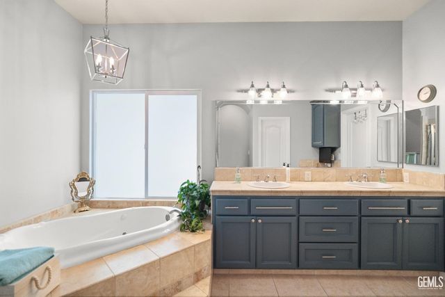 11502 Crabbet Park Drive, Bakersfield, CA 93311