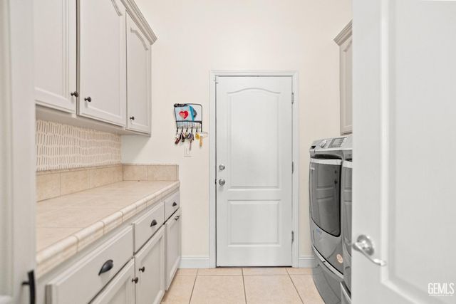 11502 Crabbet Park Drive, Bakersfield, CA 93311