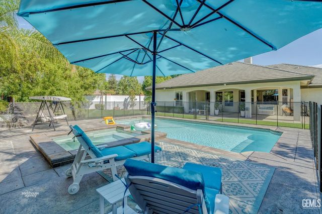 11502 Crabbet Park Drive, Bakersfield, CA 93311